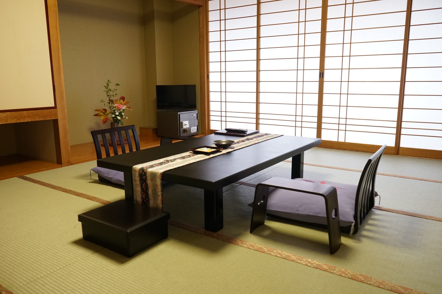 Yunosato Onsen Fukumasu-tei The 3-star Yunosato Onsen Fukumasutei offers comfort and convenience whether youre on business or holiday in Mimasaka. Both business travelers and tourists can enjoy the propertys facilities and ser