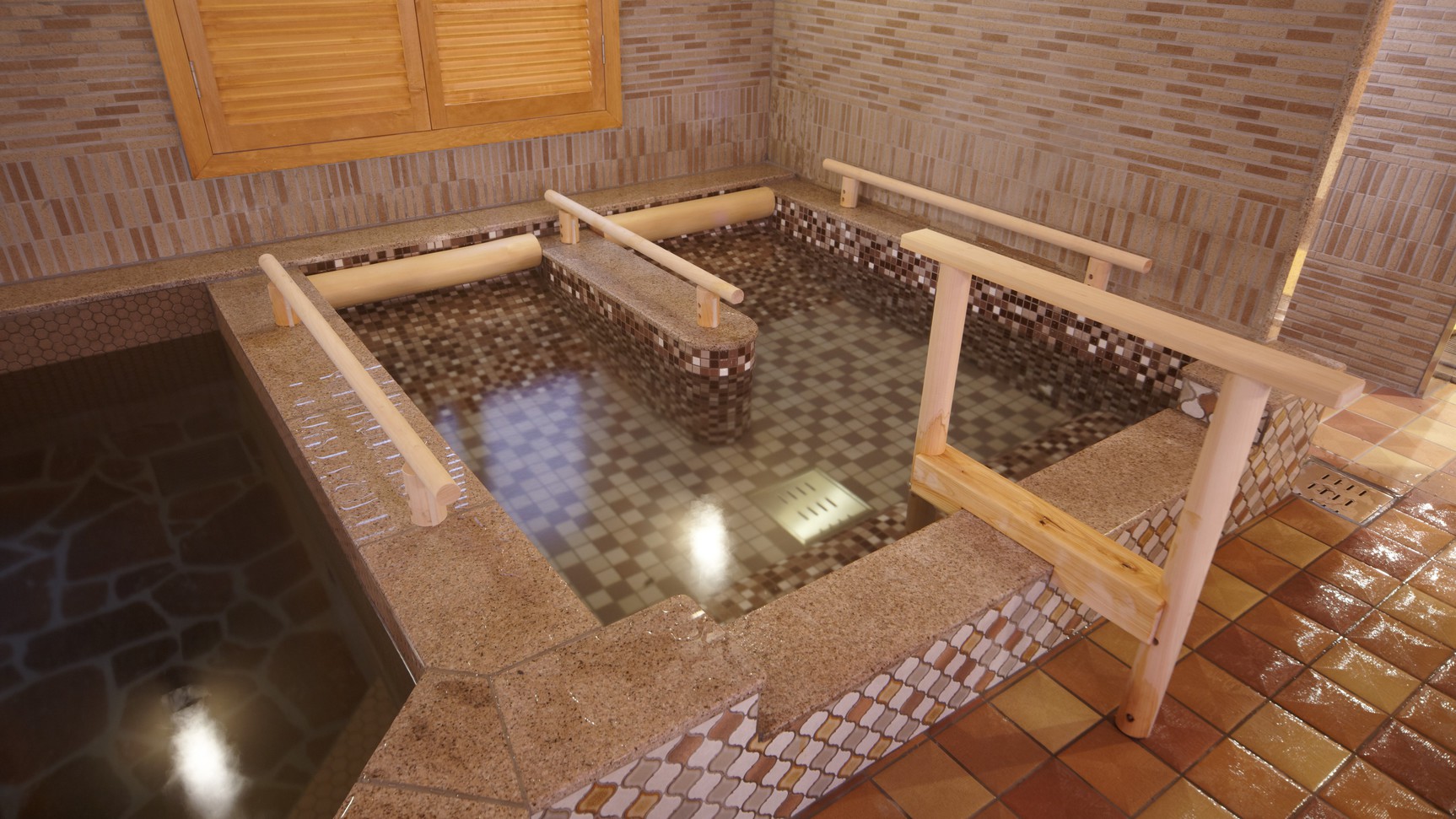 【女性】寝湯(湯温40〜41℃）【営業時間】15：00〜翌10：00