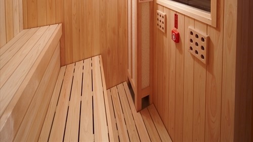 【男性】サウナ(TV付・室温95℃/定員4名)《深夜1時〜5時は停止》