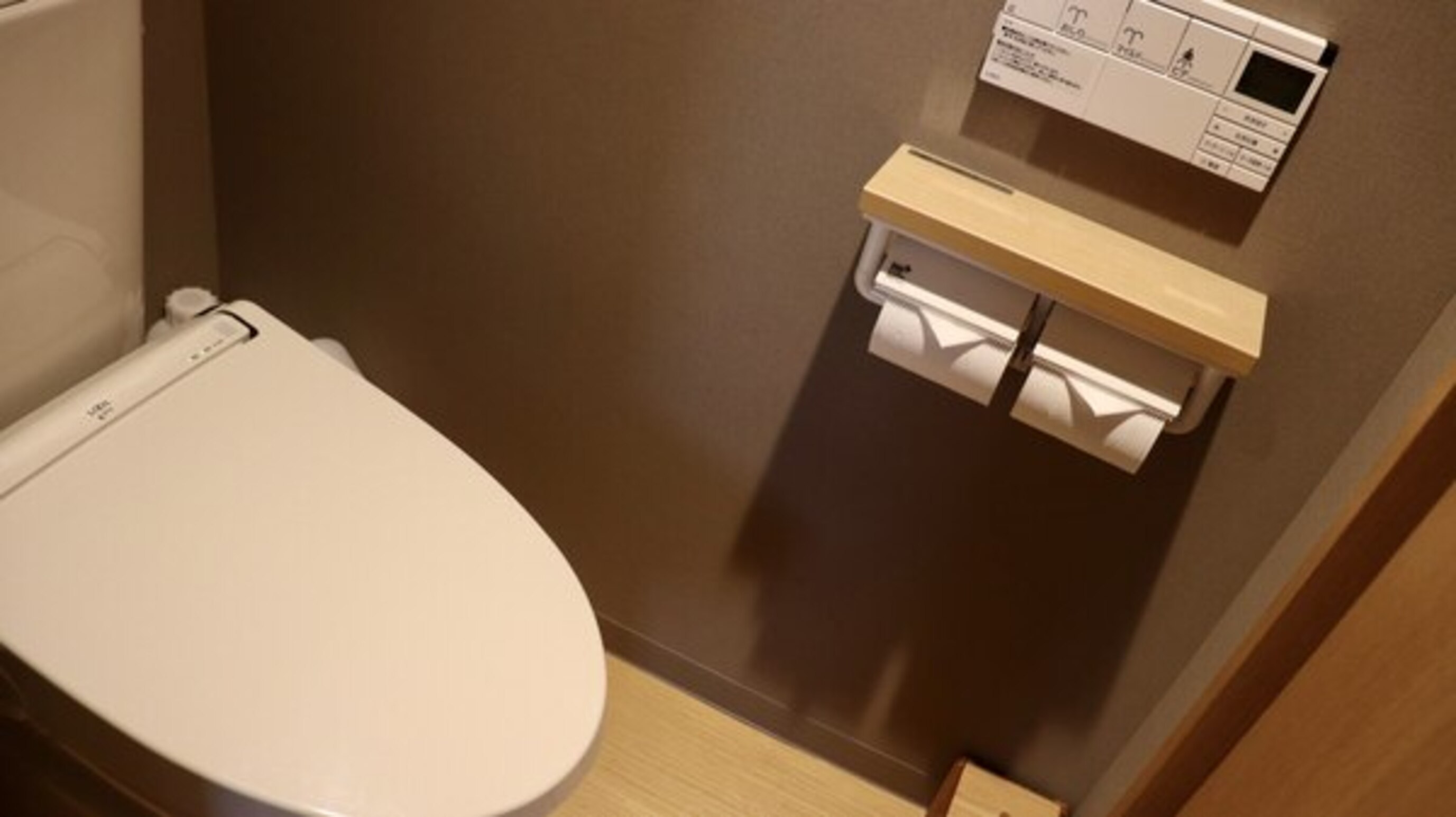 【男性/女性】ウォッシュレット付トイレ(脱衣所内にございます）