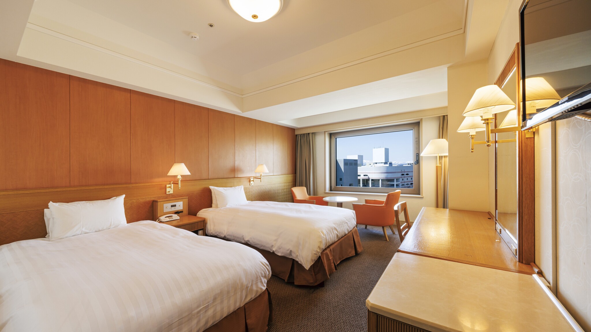 ツインBルーム（窓側)