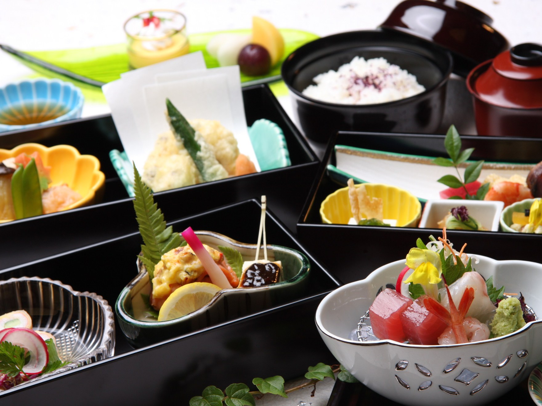 ラウンジルポー：季節の松花堂弁当(夜)