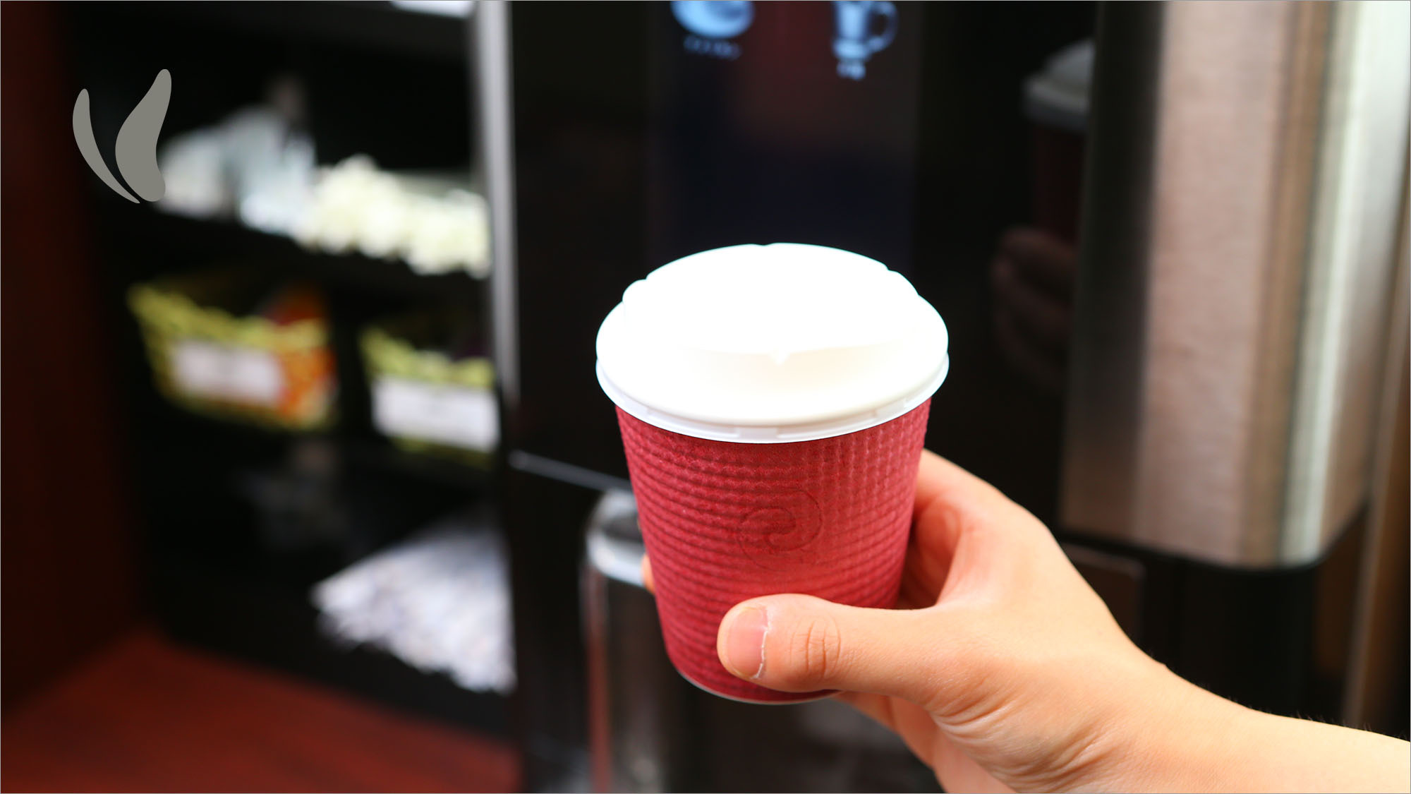 朝食バイキング会場コーヒーはお部屋にテイクアウトできます！