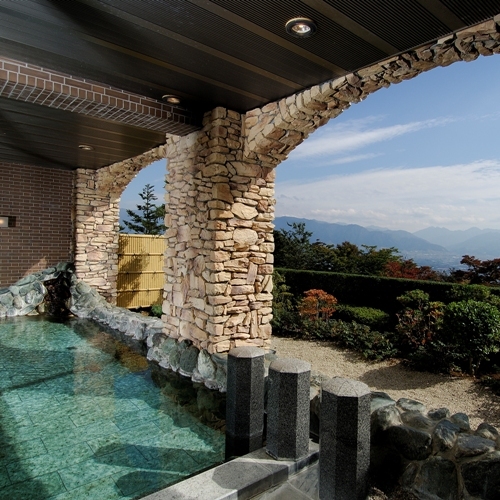 「万葉の湯」露天風呂