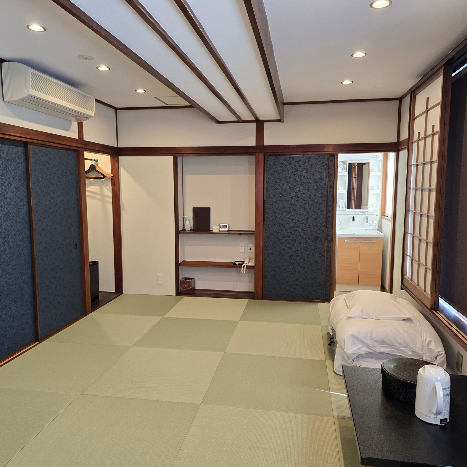 和室12畳「海波」