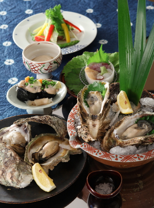 岩牡蠣の膳（料理一例）