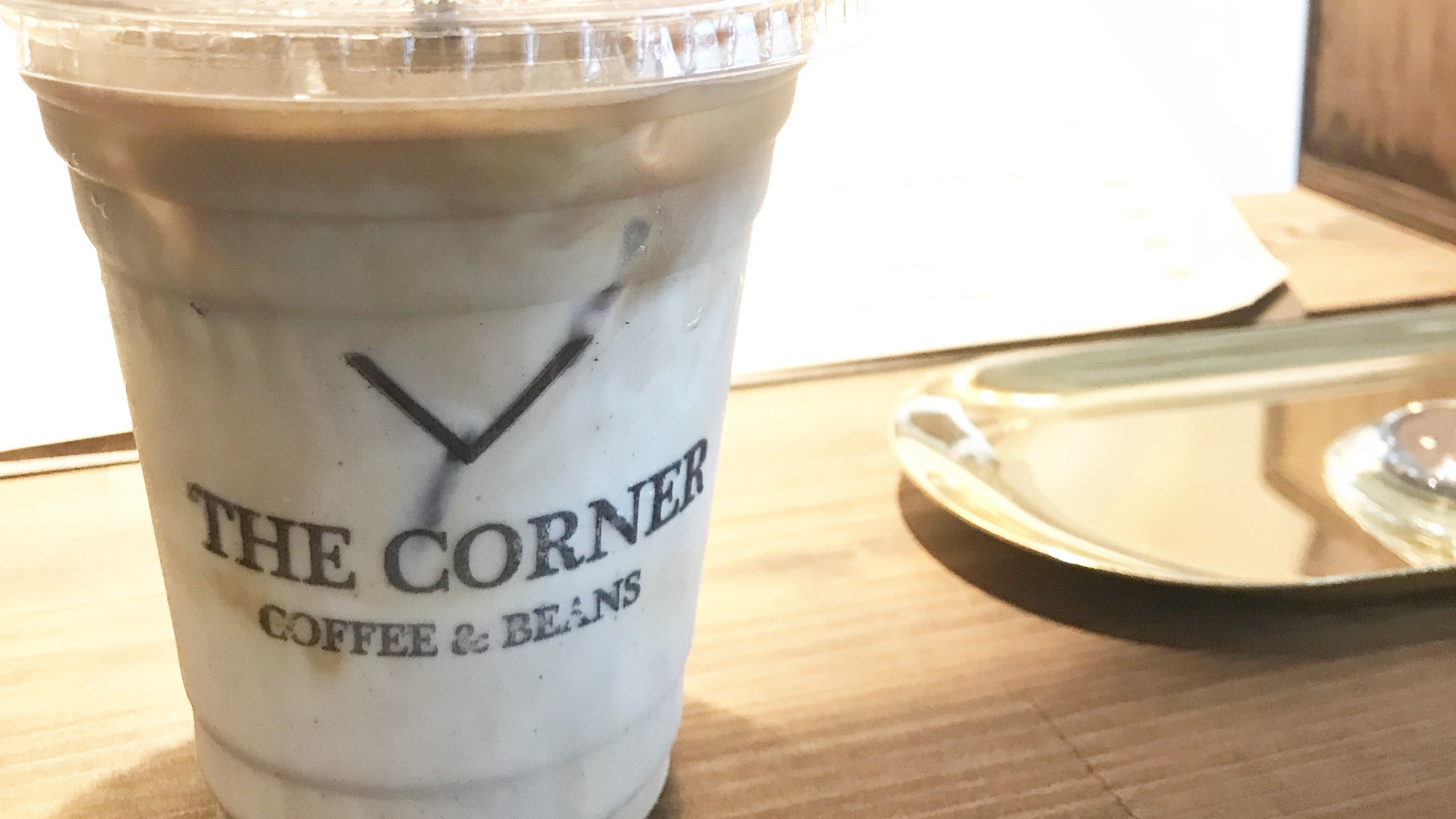 *【the corner okinawa】のコーヒーは沖縄生まれ「EM酪農牛乳」を使用しています。
