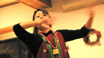 niruさんのネパール　ダンス