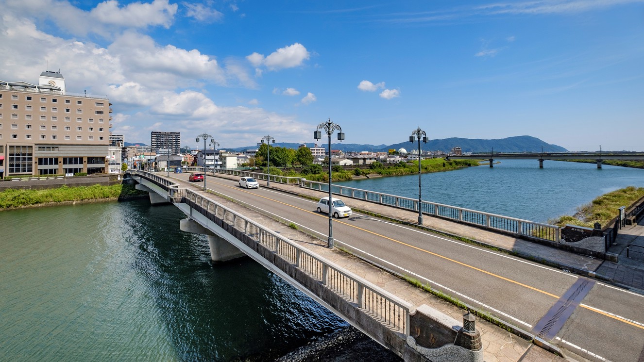 川側からの景色