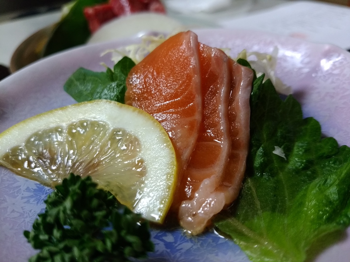 【ご夕食】奥日向サーモンのカルパッチョ