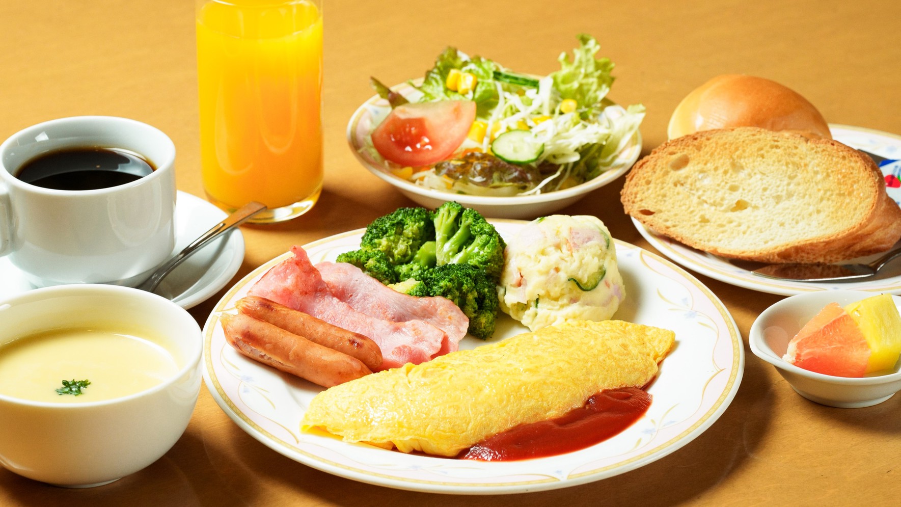 【朝食付】1日の始まりはおいしい朝食から　ボリューム満点定食付プラン！