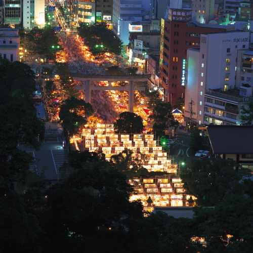 約３００発もの打上花火も見物、照国神社の六月灯