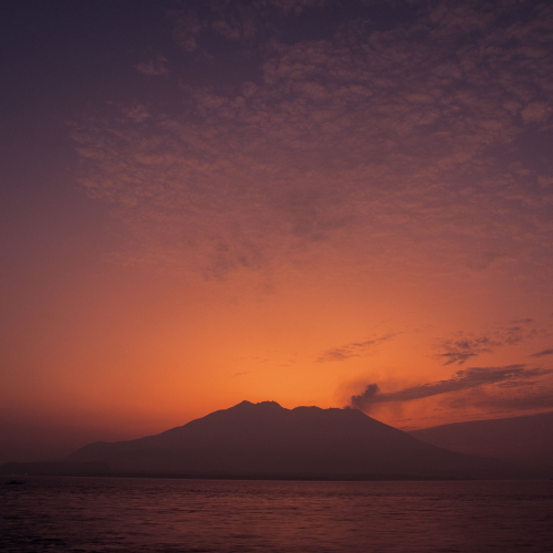 夕日が沈む桜島
