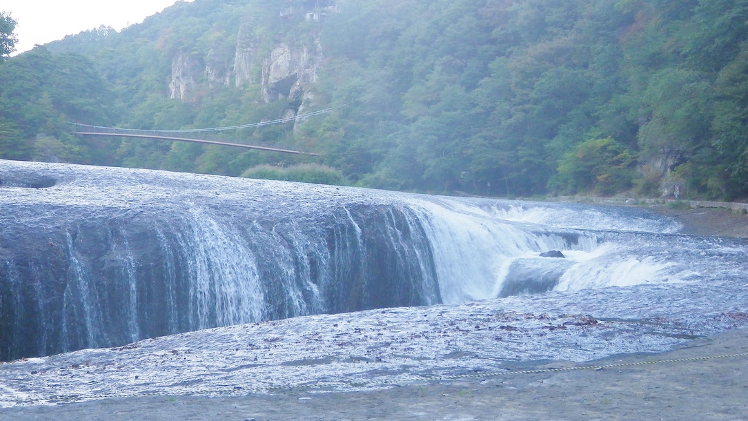 *吹割の滝/日本の名滝百選に選ばれています。天然記念物でもあり、観光名所となっています。