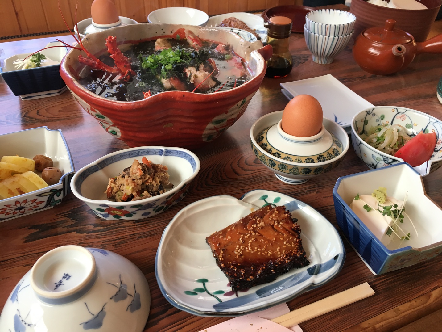 朝食例季節によつて内容は異なります。