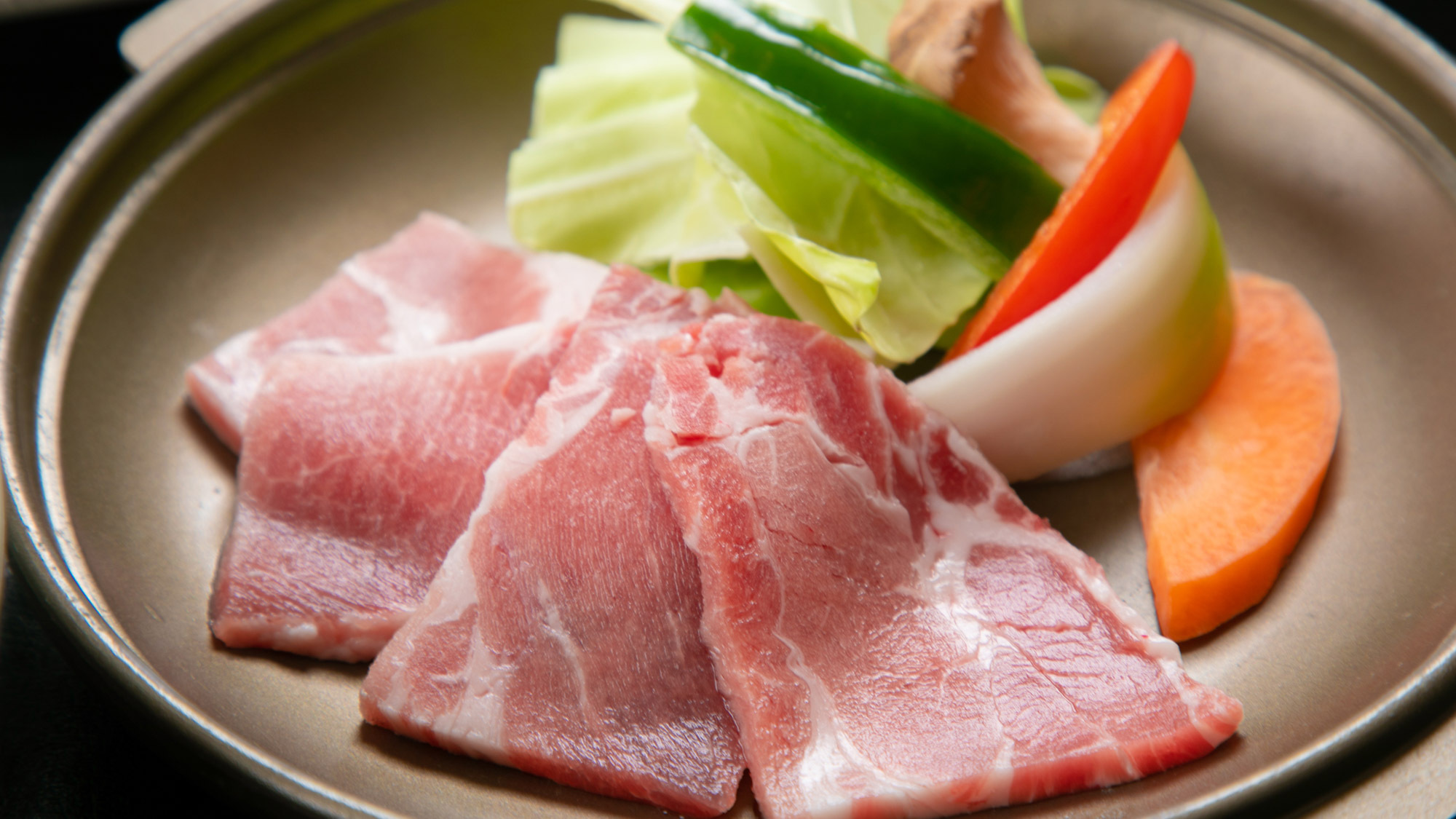 【ご夕食一例】クチの中で旨みがとろける柔らかな”;宮崎豚のステーキ”;は絶品です。