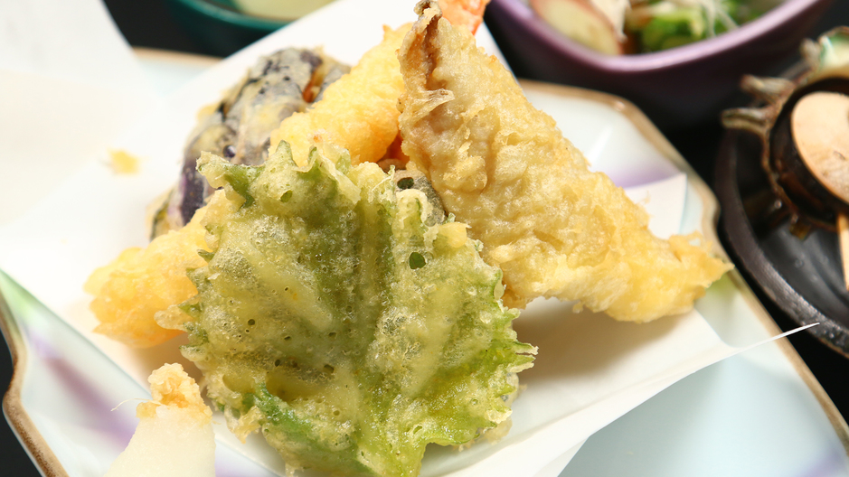 【料理】その日に吟味した揚げ物の天ぷらをお出しします