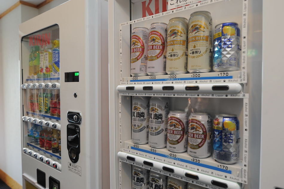 【自動販売機】飲料・お酒・おつまみ・お菓子・カップラーメン