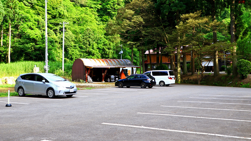 ＃《駐車場》大型車も駐車可能の駐車場