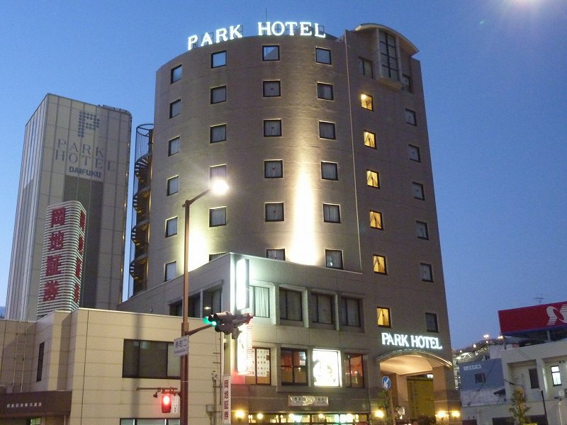 ホテル概観夜