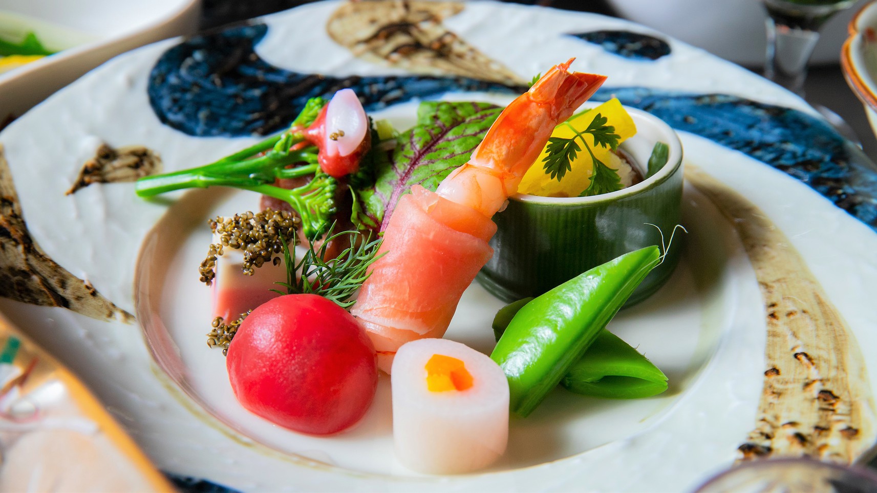 夕食：会席料理／味覚だけではなく、視覚でもお愉しみいただける内容です＜一例＞