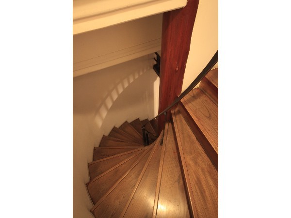 明治棟/30号室螺旋階段