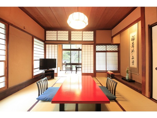 明治棟/22号室本間