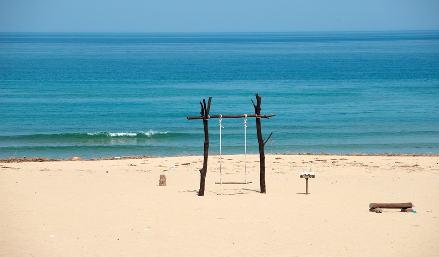 夕日ヶ浦海岸夕日ヶ浦ブランコ「ゆらり」