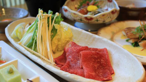 【夕食一例】津別産流氷牛のすき焼き野菜いろいろ