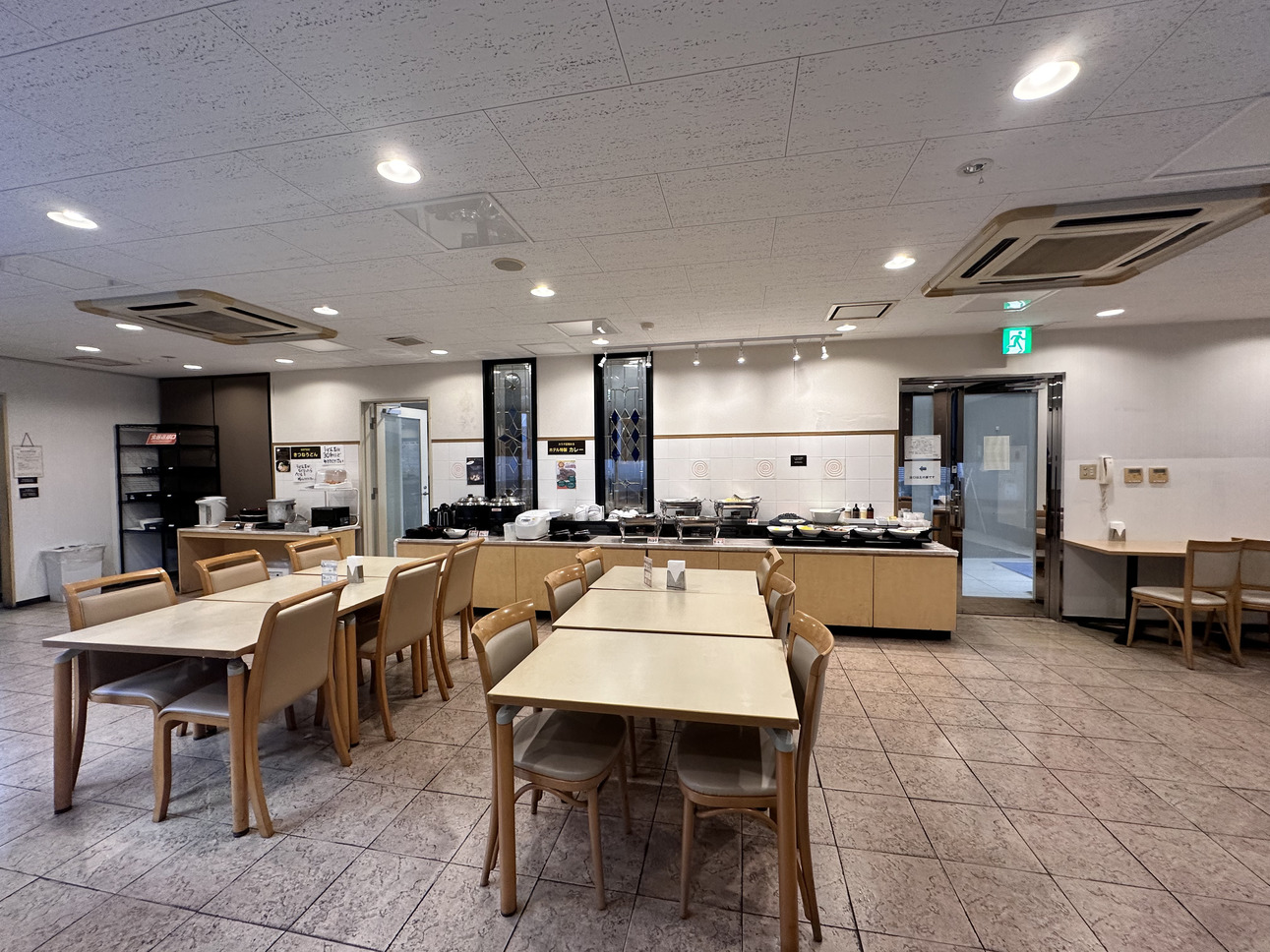 朝食会場