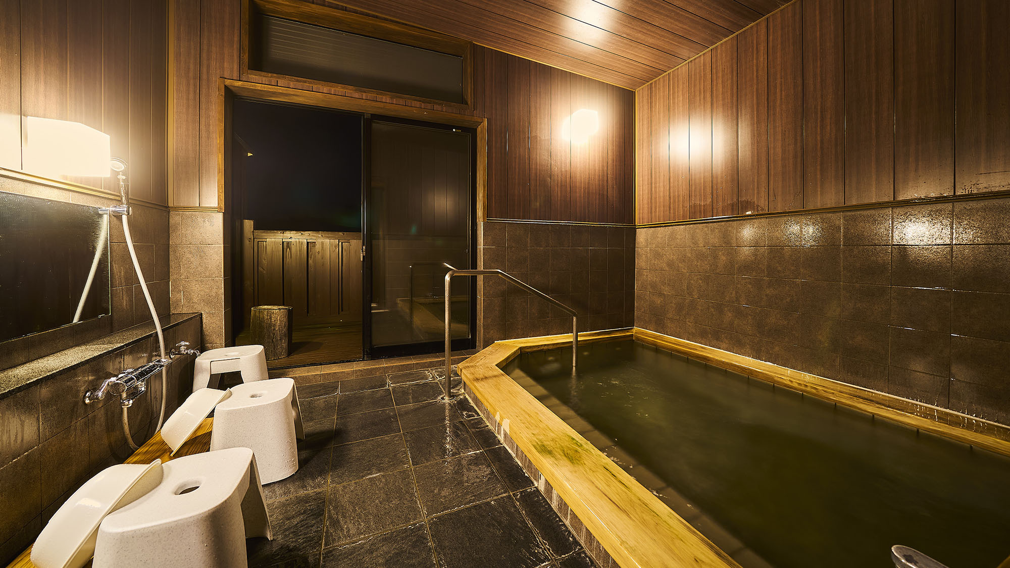 ・【温泉／ひばりの湯】お風呂利用時間：夜は23時まで。朝は5時〜10時までとなります