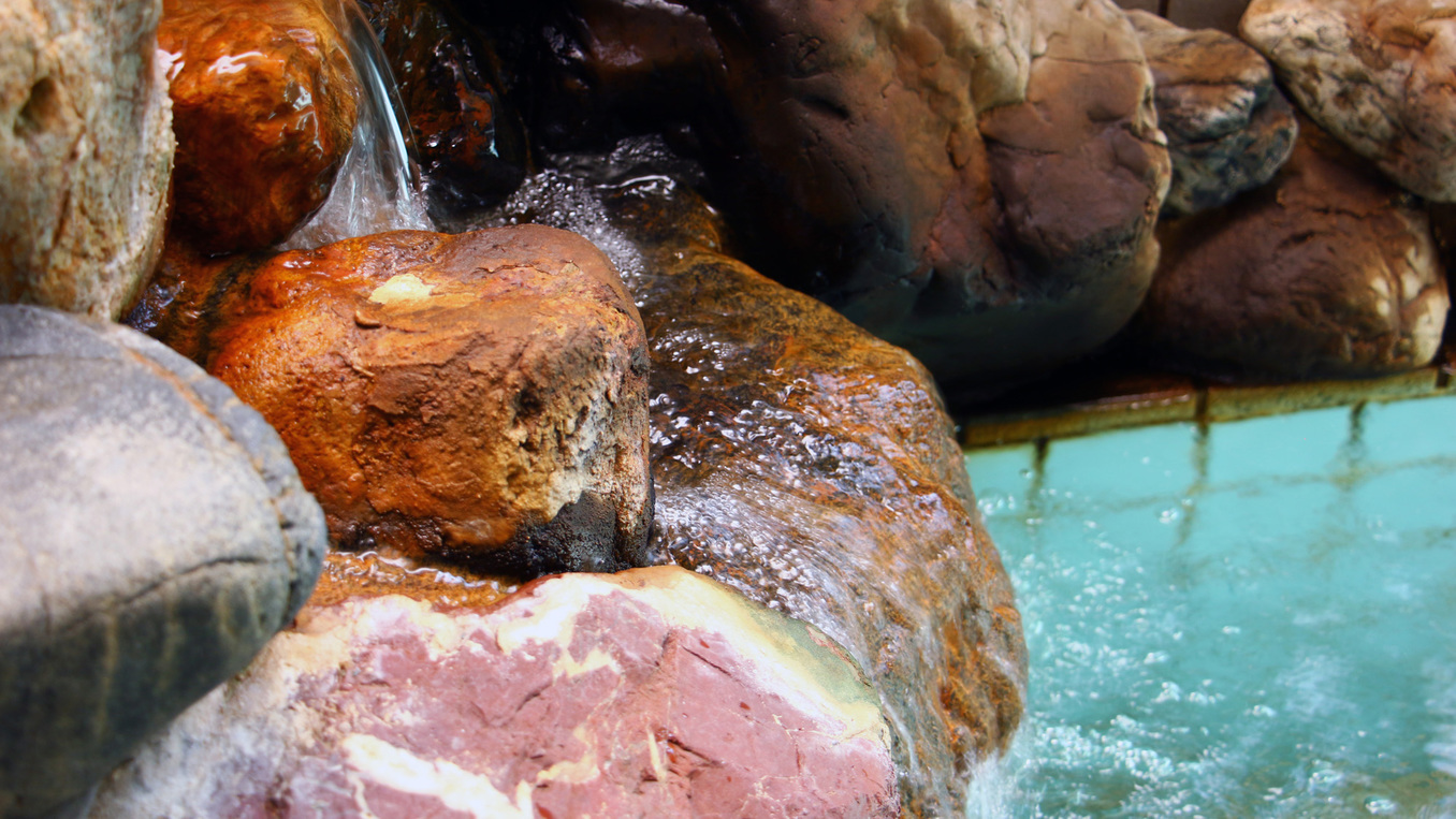 【温泉】こんこんと湧き出る湯は100％天然温泉です！