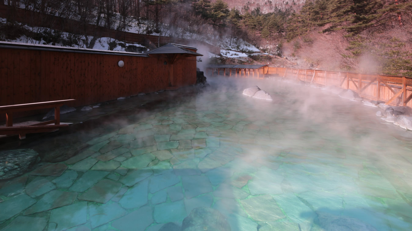 【西の河原湯温泉】総面積男女あわせて500㎡を誇る日本有数の大露天風呂！