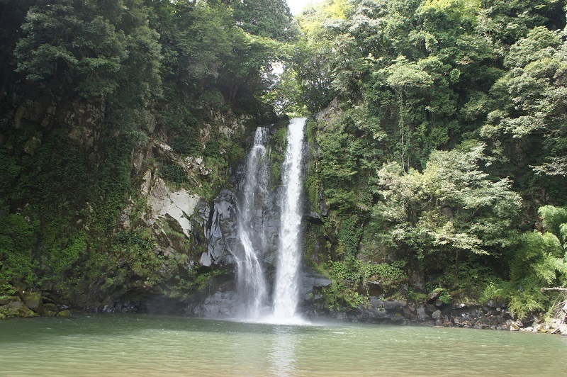 八反の滝