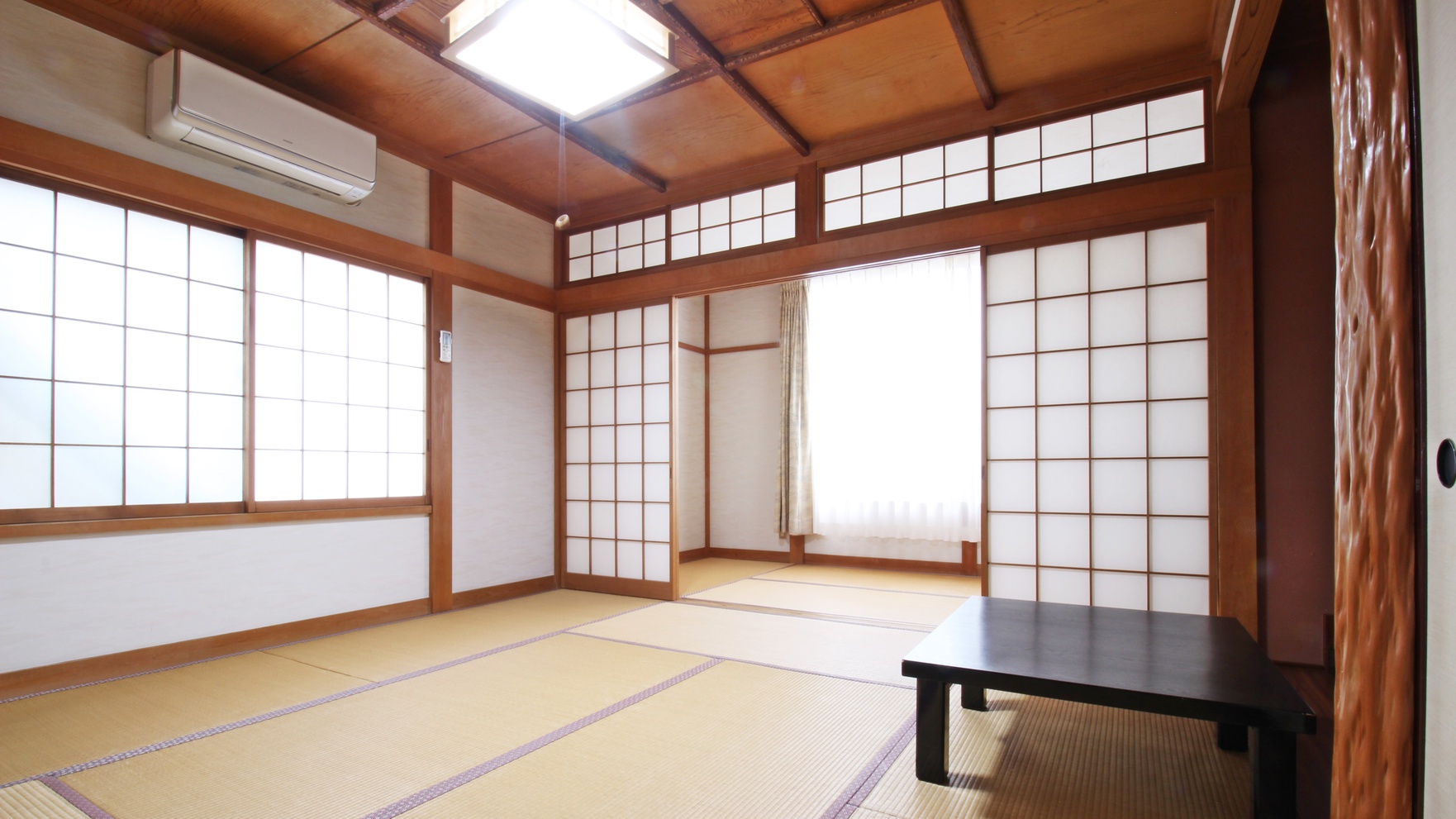 *純和風客室一例／9畳〜12畳のゆったりとした和室。