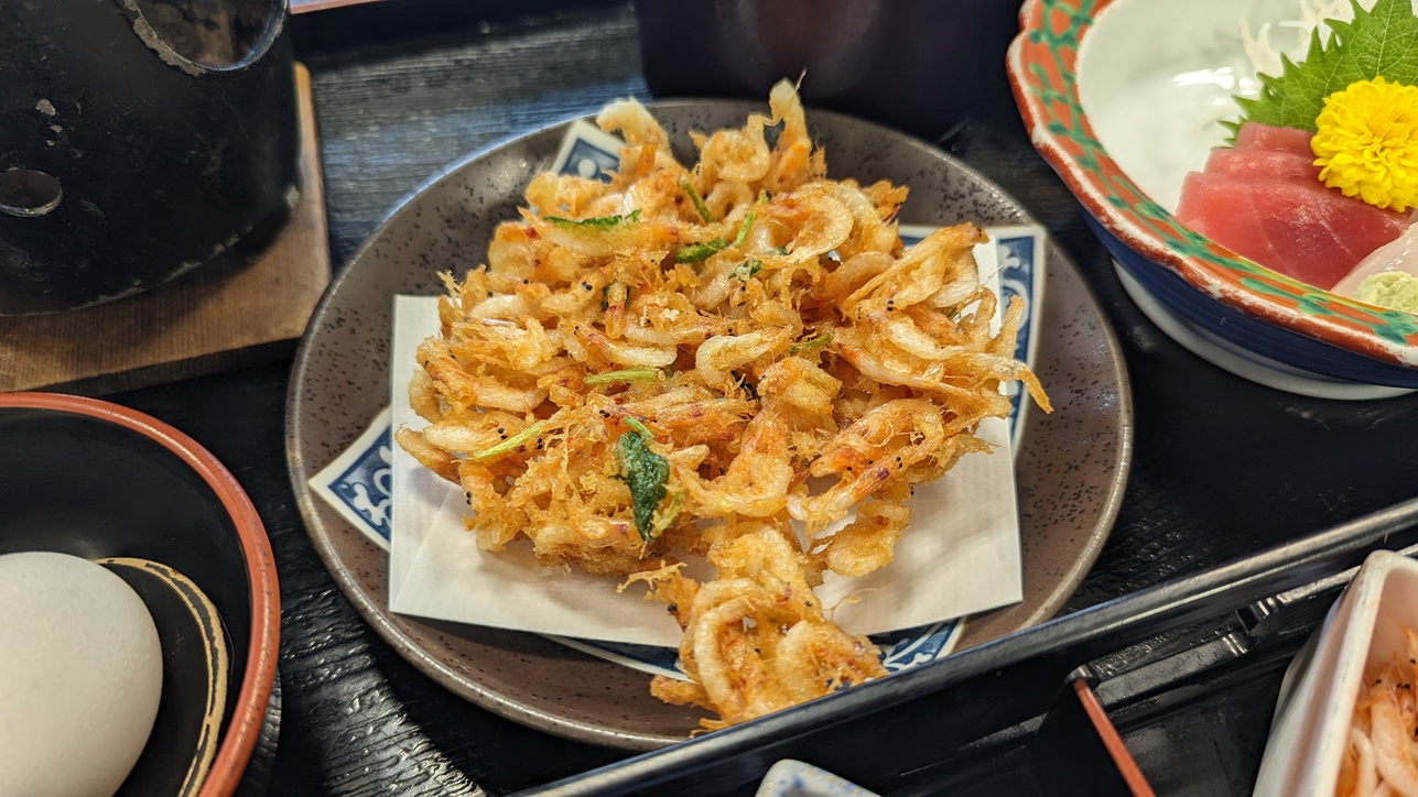 *料理一例／桜えびのかき揚げはサクサクした触感！揚げたての香り！