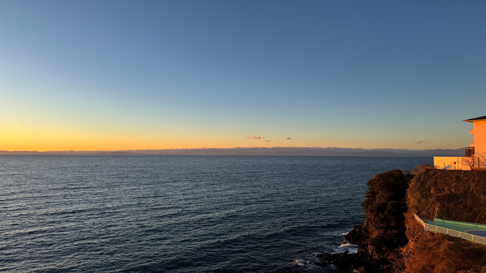 駐車場からの景観（夕日）