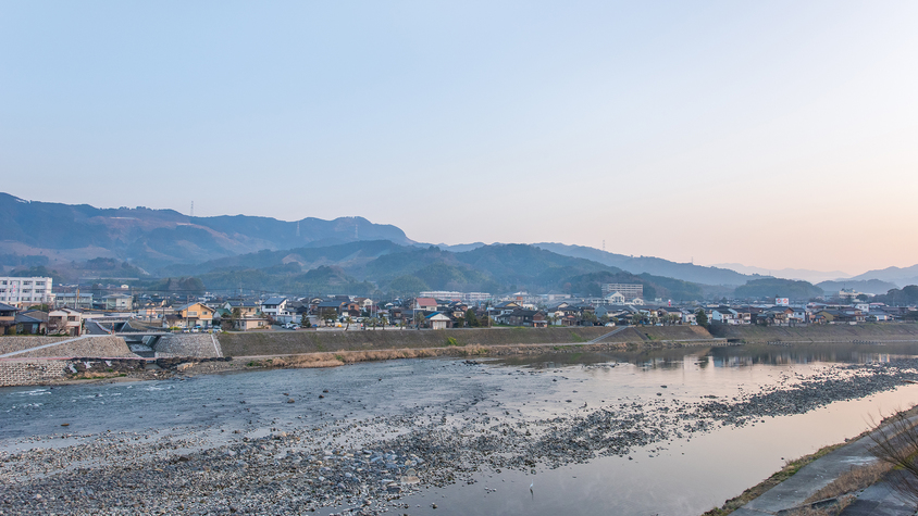 *筑後川沿いの客室からは雄大な川の流れをお楽しみいただけます。