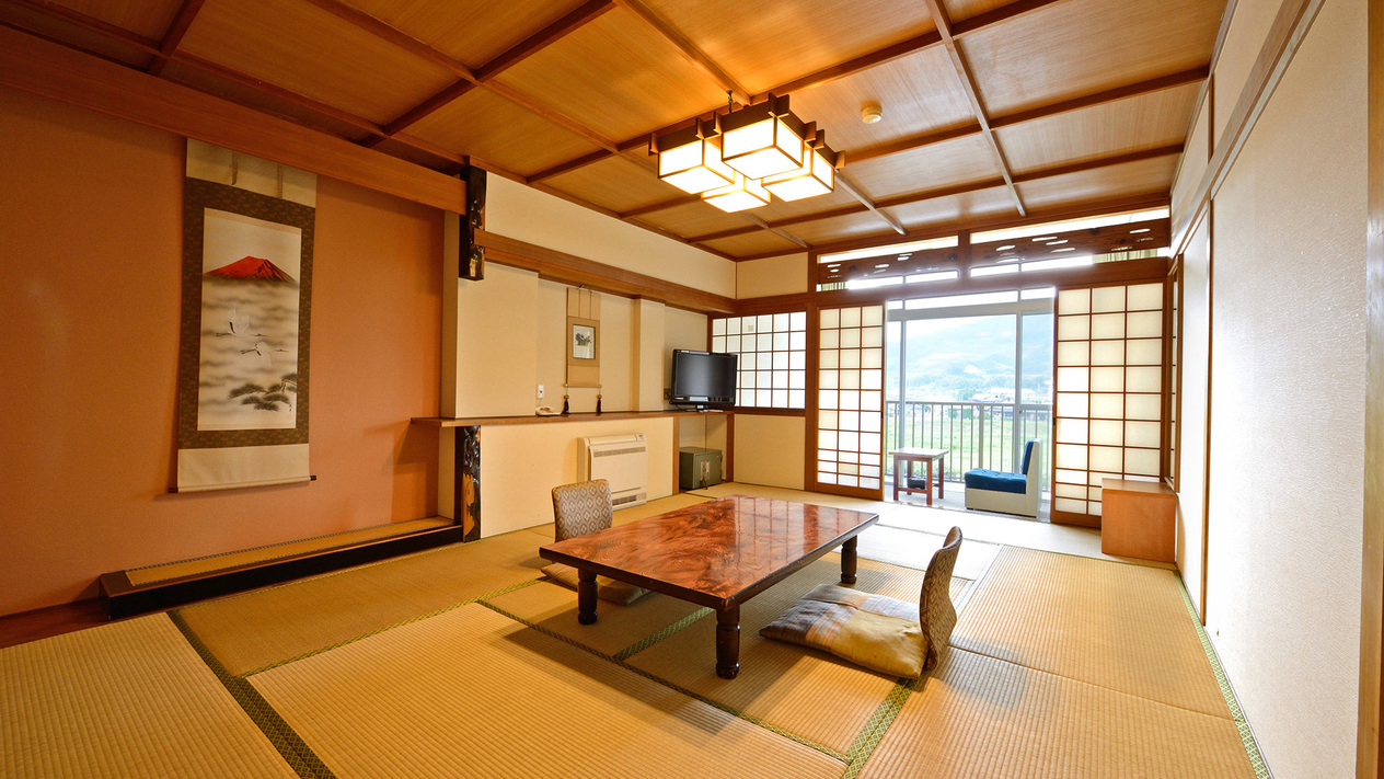 *【和室12畳】・・・筑後川沿いのお部屋でごゆっくりと