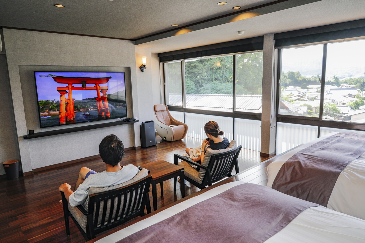 【海側洋室プレミアムルーム】75インチ大画面テレビ完備