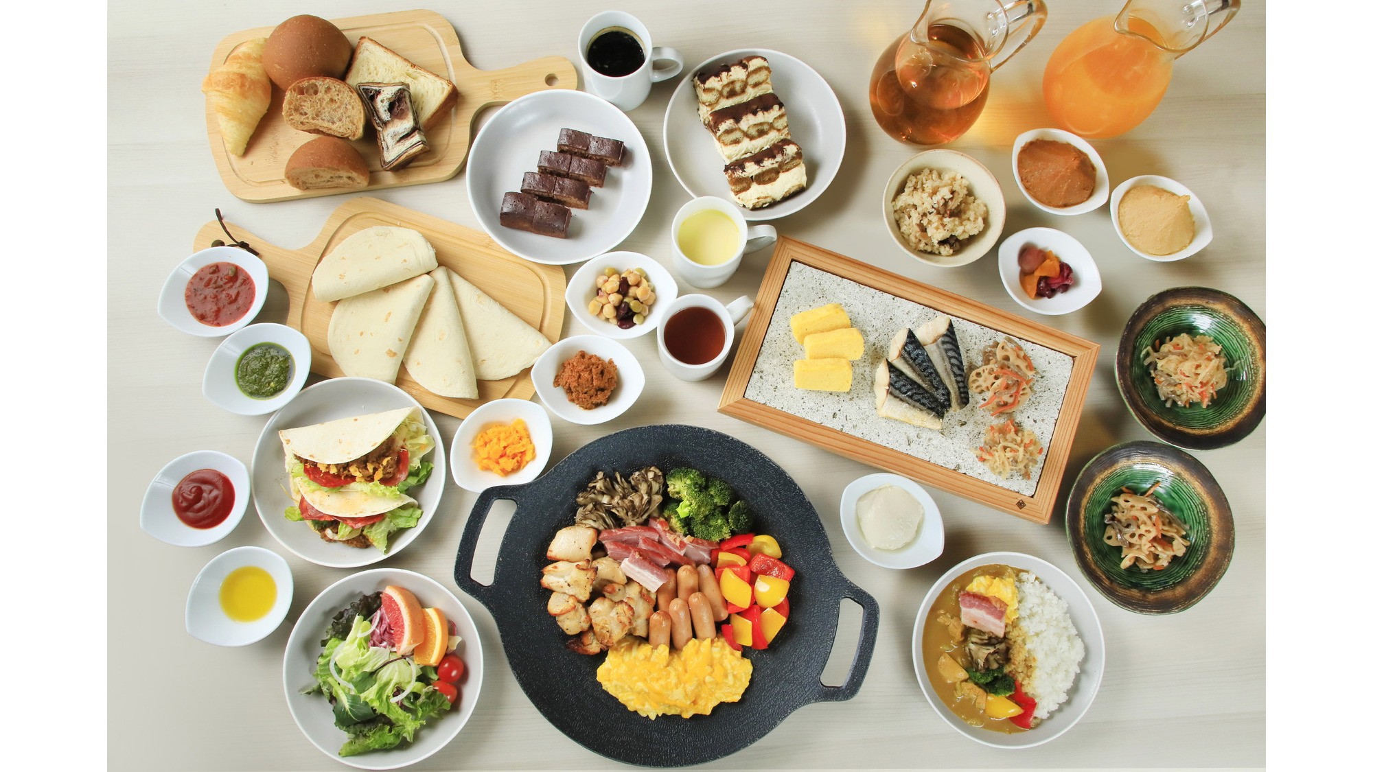 ごはんとパンとタコスと…;