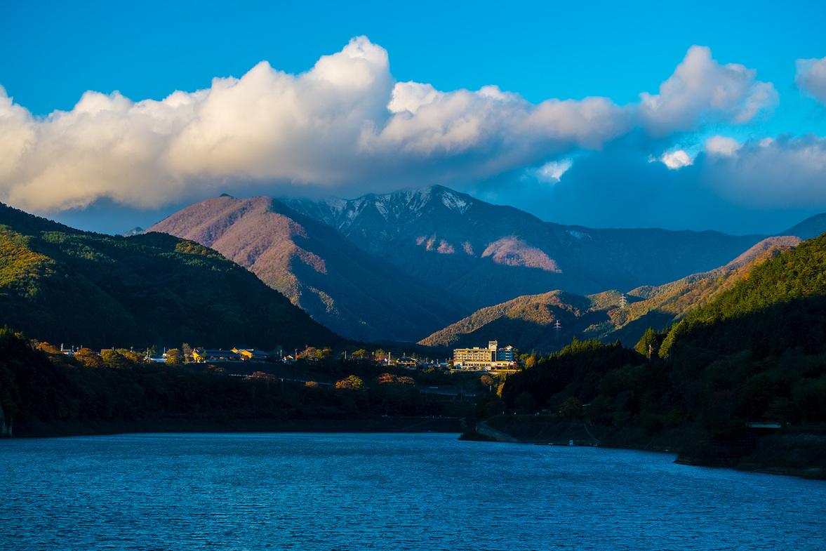 赤谷湖から三国連山