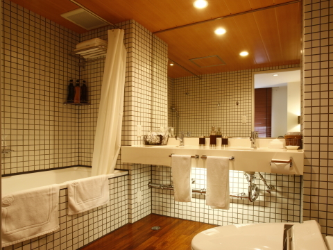 バスルーム（ファミリースイート）