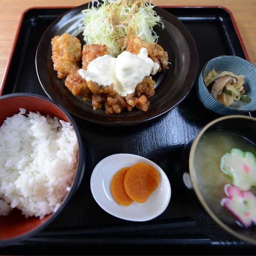 ＜チキン南蛮（一例）＞宮崎と言えば、やっぱり本場で食べてみたいチキン南蛮！