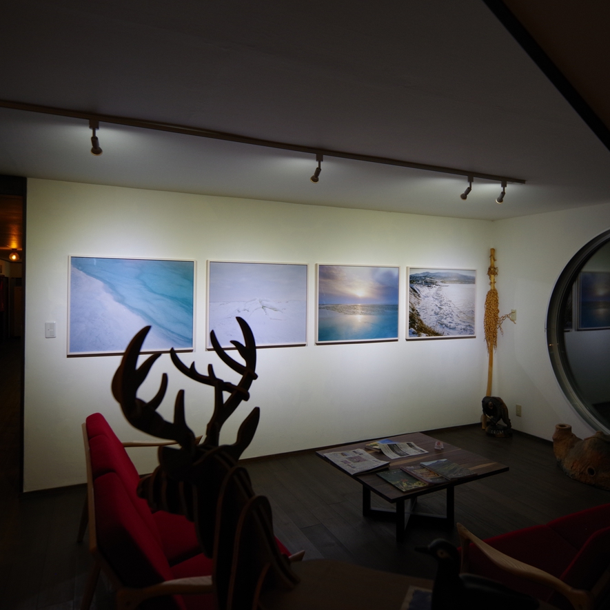 施設ロビーには石川直樹さんの写真を展示しています。2019年流氷の起源を求めロシアへ。
