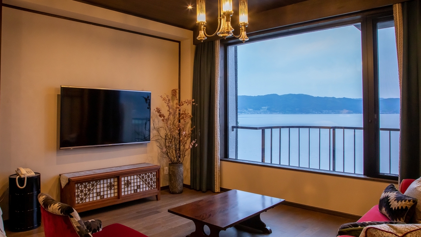 美湖の雫露天風呂付スイート【湖眺望6階】