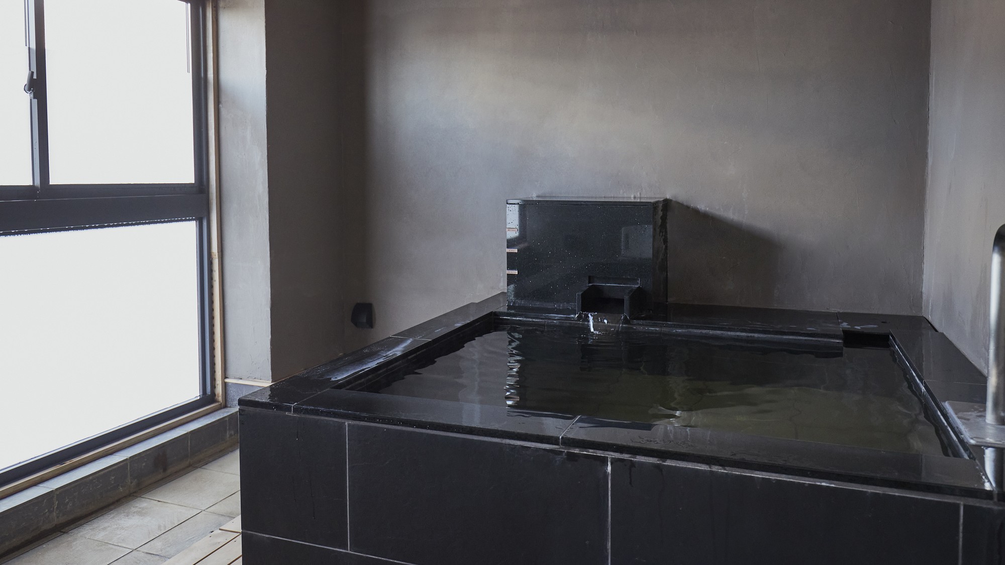 【貸切温泉風呂御湯玉】美肌効果の自家源泉