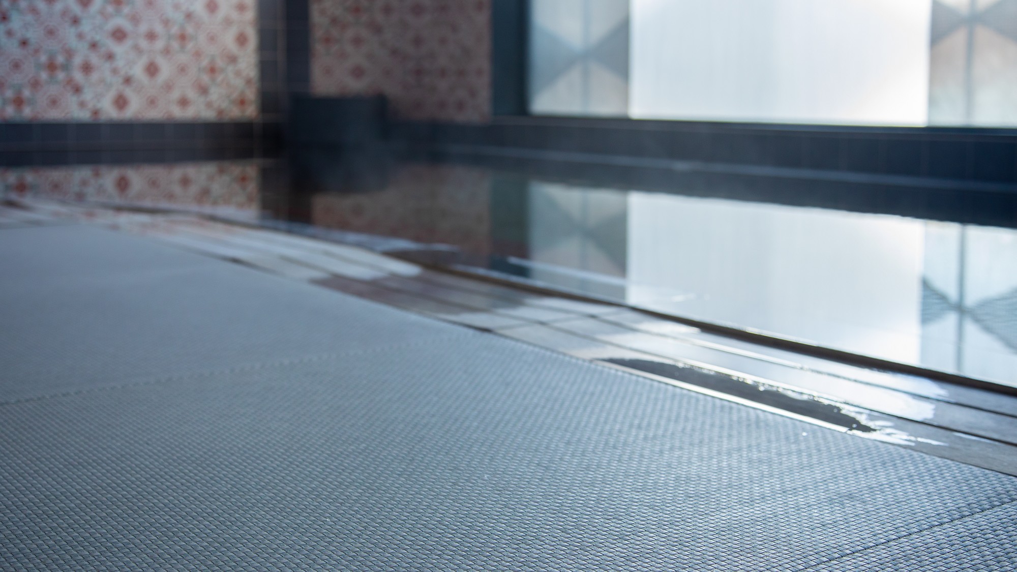 【大浴場】畳風呂なので滑りにくく安心