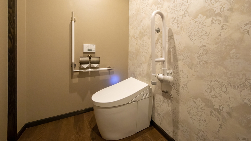 美湖の雫露天風呂付スイート【湖眺望6階】客室トイレ