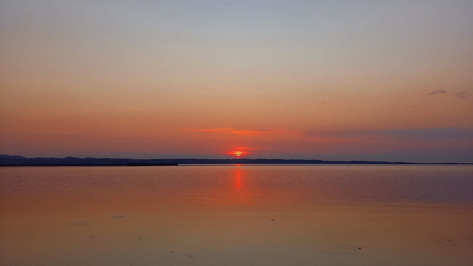 *【周辺観光】網走湖女満別湖畔に落ちる夕日